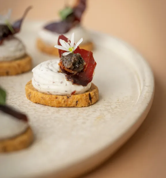Kaaskoekjes met truffel-geitenkaascrème